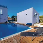 Two-bedroom In Вели-Рат