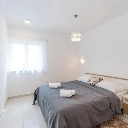 公寓 Two-bedroom In 韦利拉特