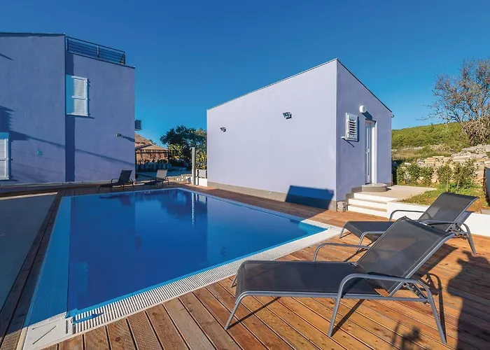 Two-bedroom In Veli Rat